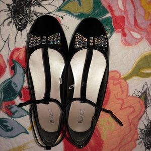 Children’s place shoes size 5